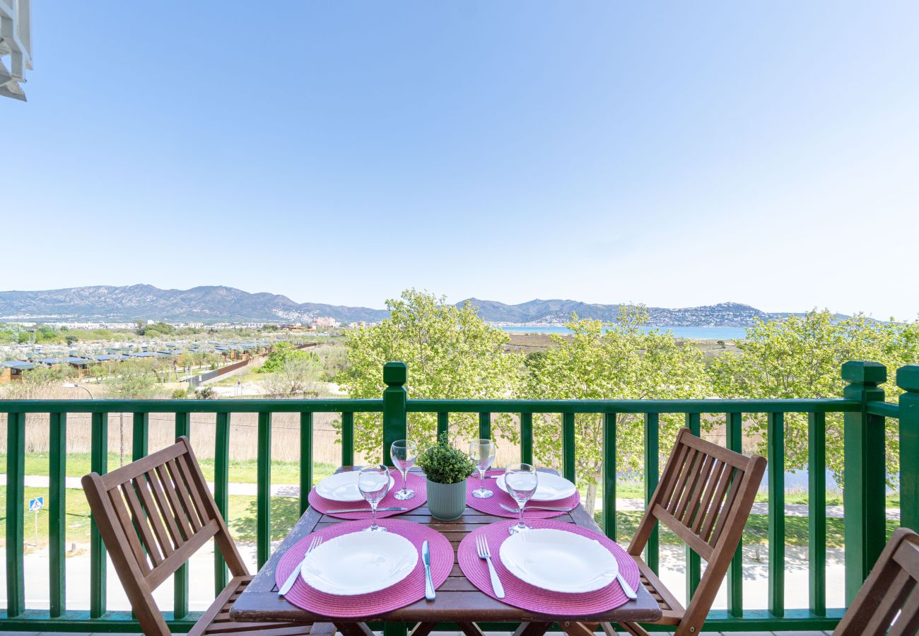 Apartment in Empuriabrava - 0148-PORT DUCAL Apartment with terrace, seaview and wifi