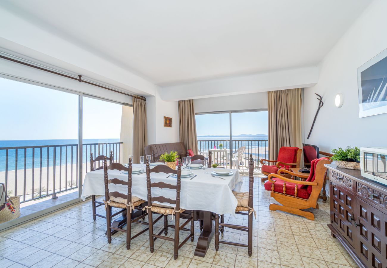 Apartment in Empuriabrava - 0030-CANIGO Apartment with seaview