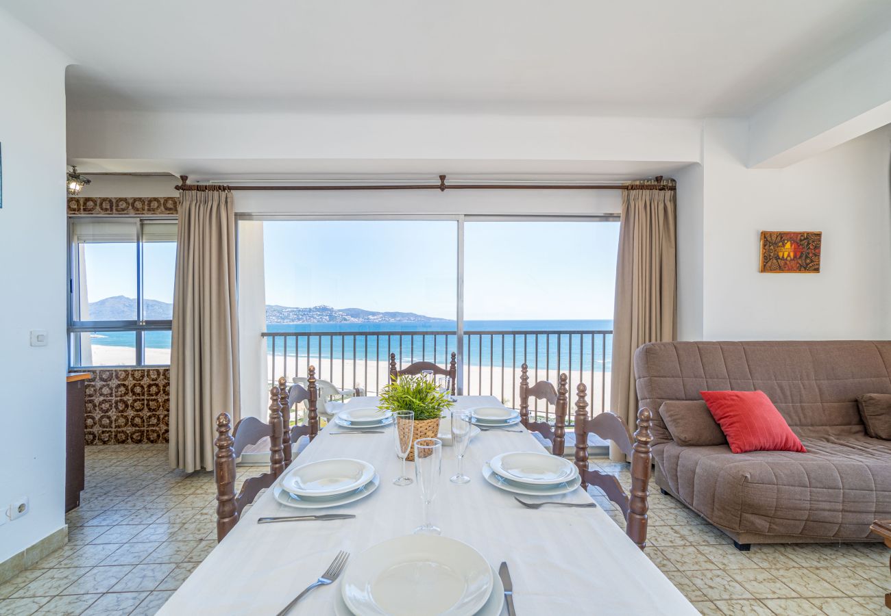 Apartment in Empuriabrava - 0030-CANIGO Apartment with seaview