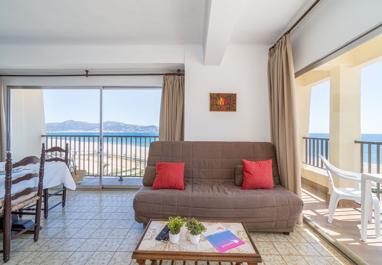Apartment in Empuriabrava - 0030-CANIGO Apartment with seaview