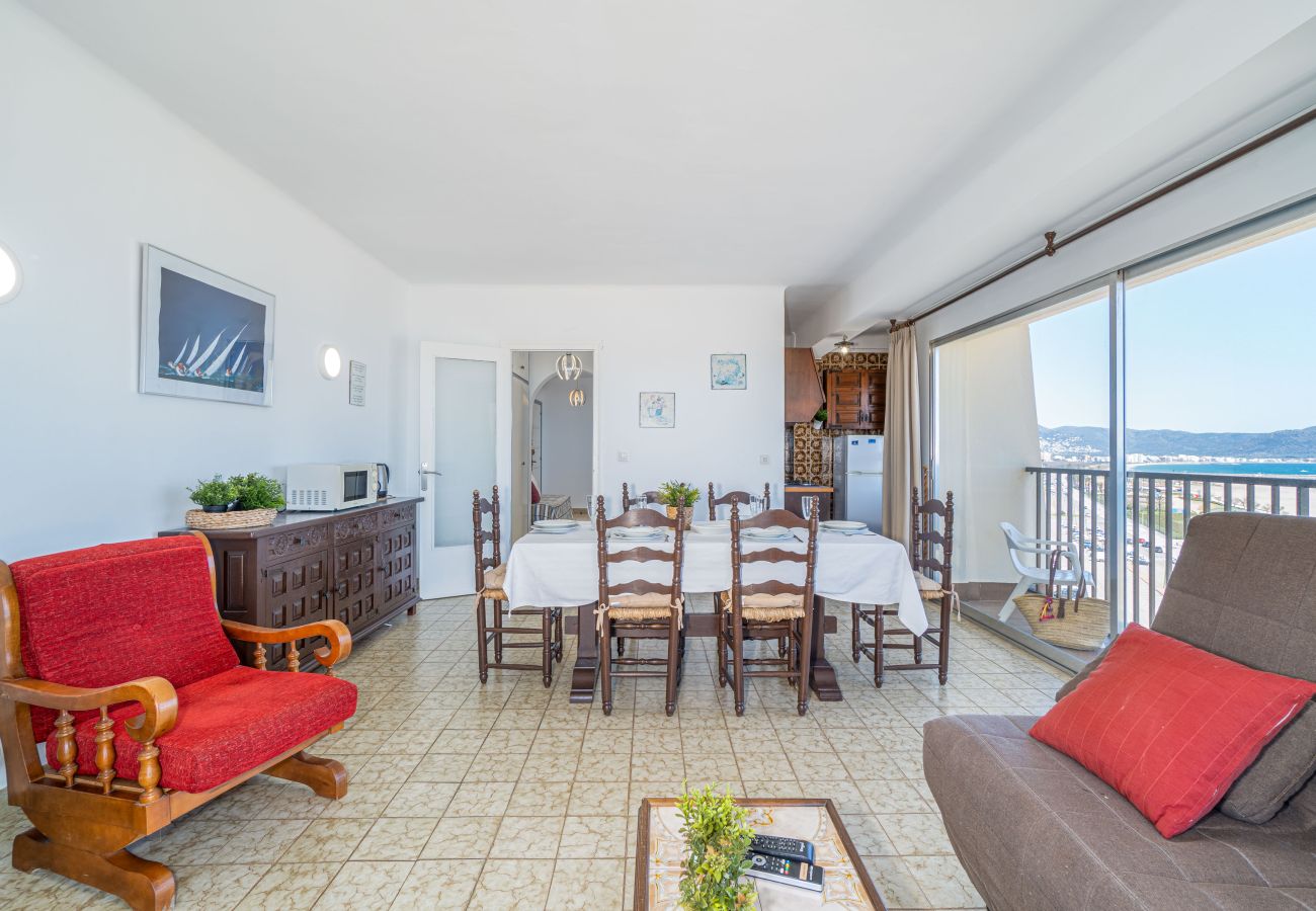Apartment in Empuriabrava - 0030-CANIGO Apartment with seaview