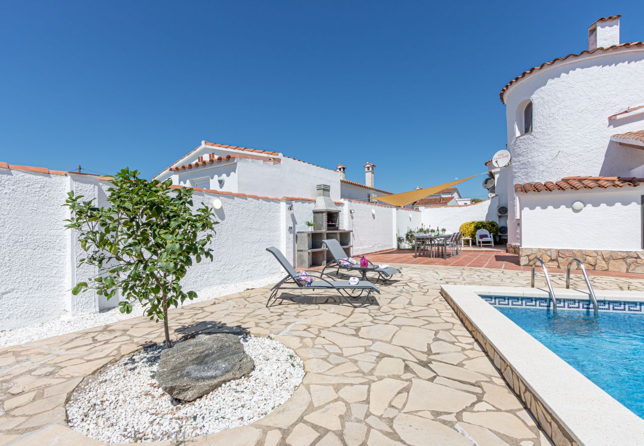 Villa in Empuriabrava - 0005-ALBERES House with pool