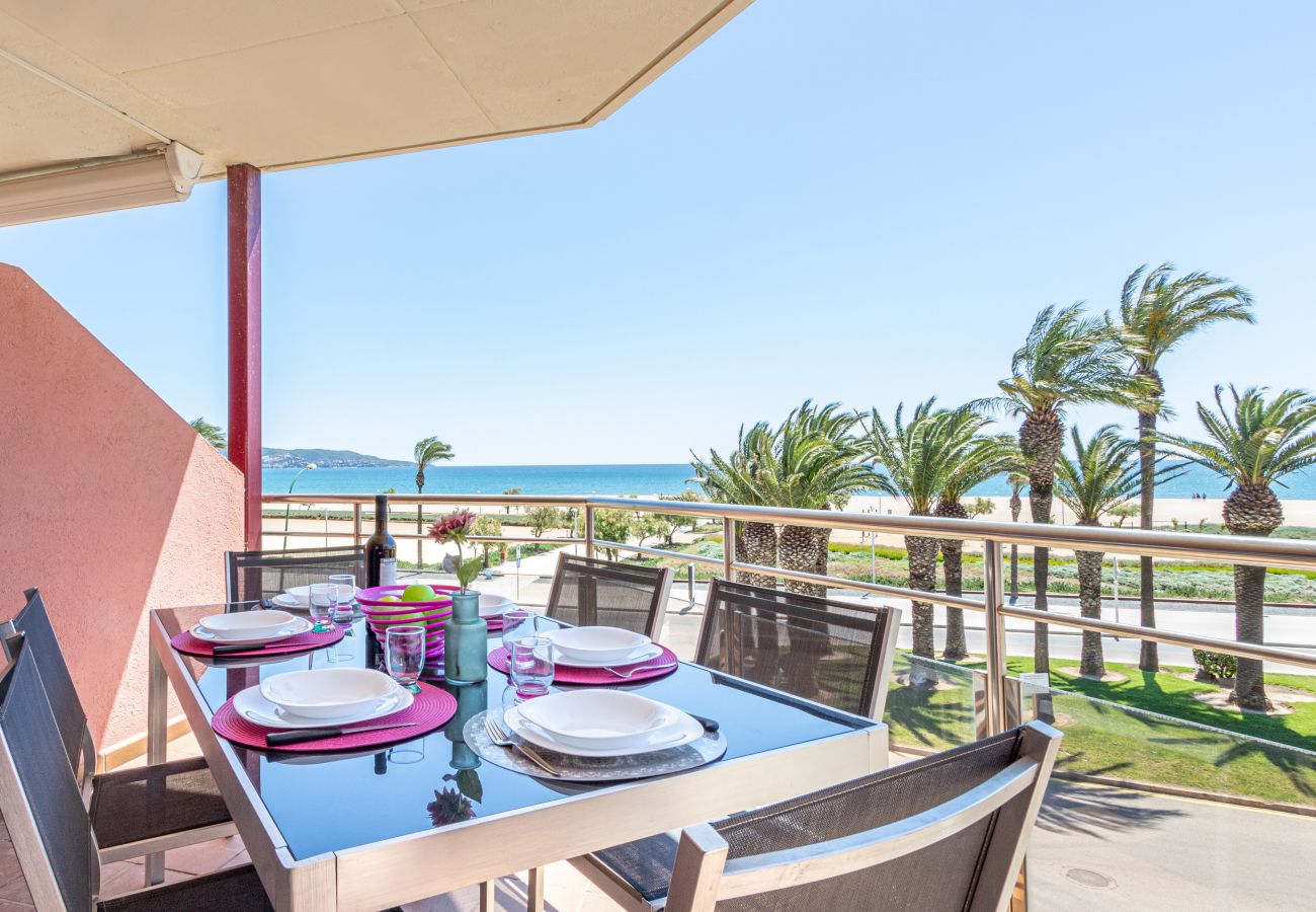 Apartment in Empuriabrava - 0093-MIRABLAU Apartment with seaview