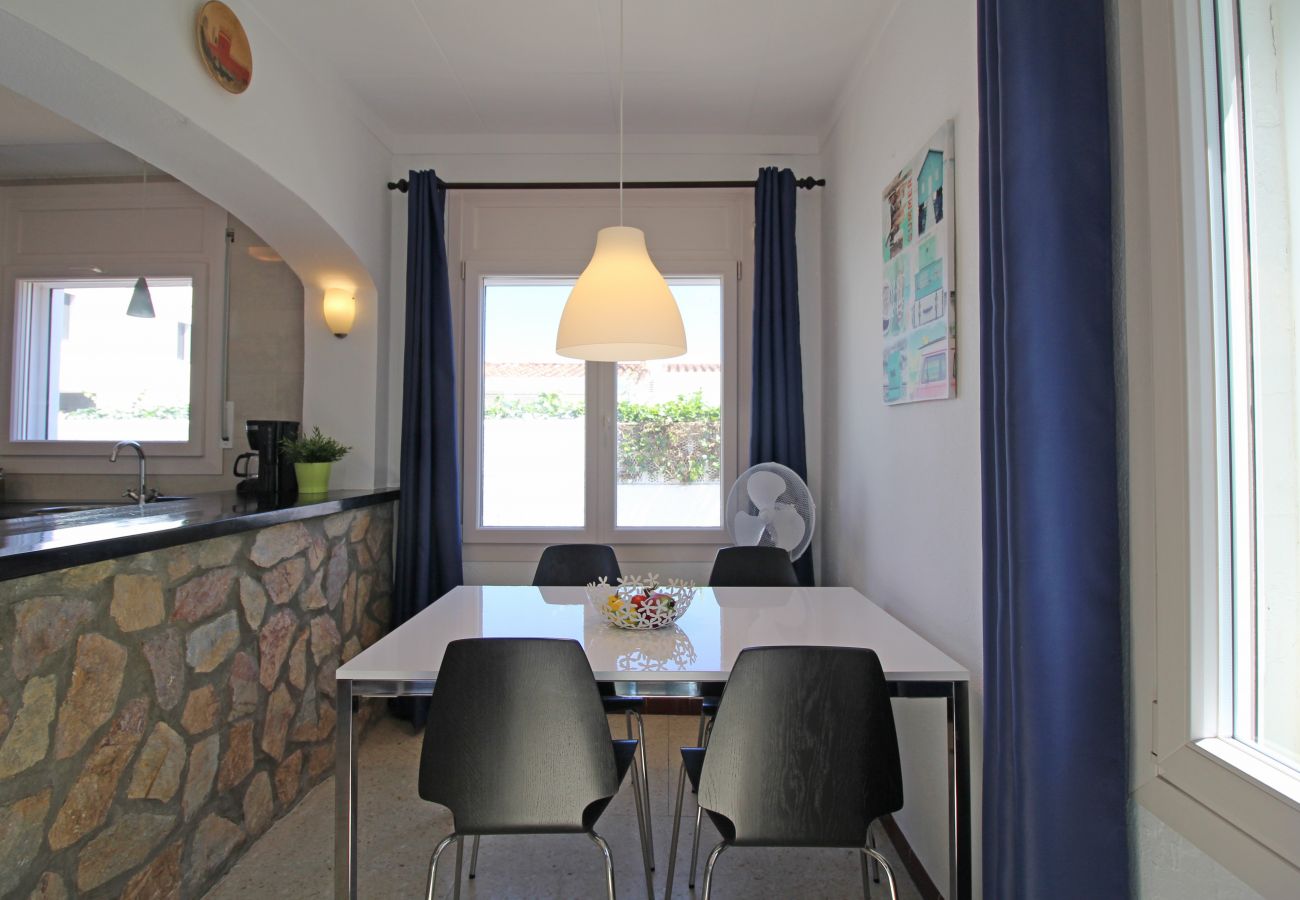 Villa in Empuriabrava - 0119-MONTSENY House with studio
