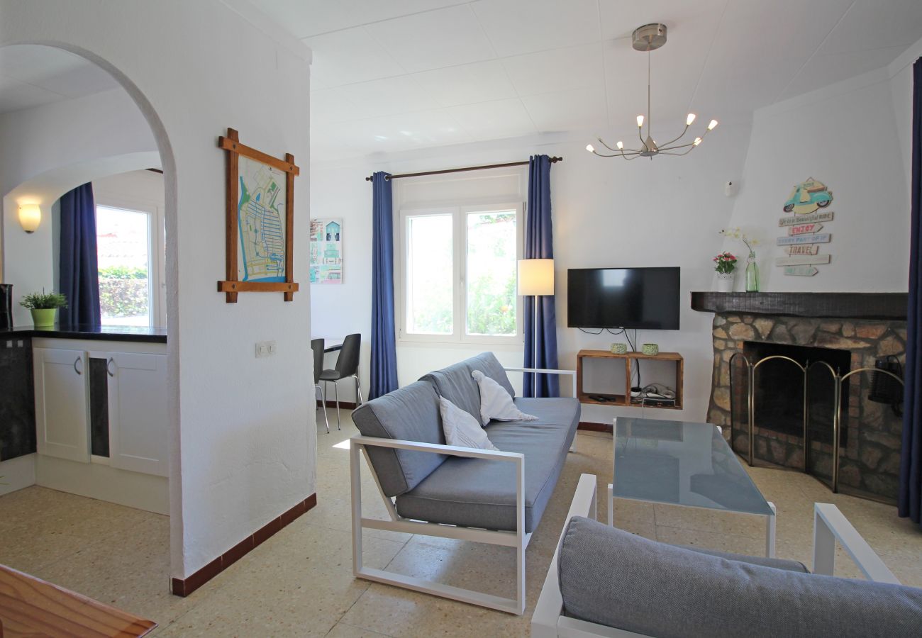Villa in Empuriabrava - 0119-MONTSENY House with studio