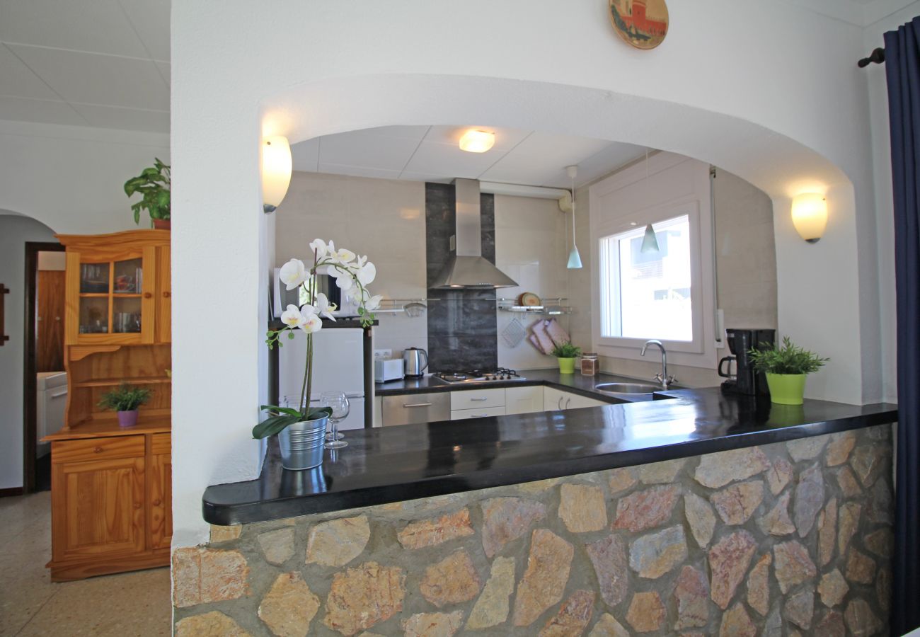 Villa in Empuriabrava - 0119-MONTSENY House with studio