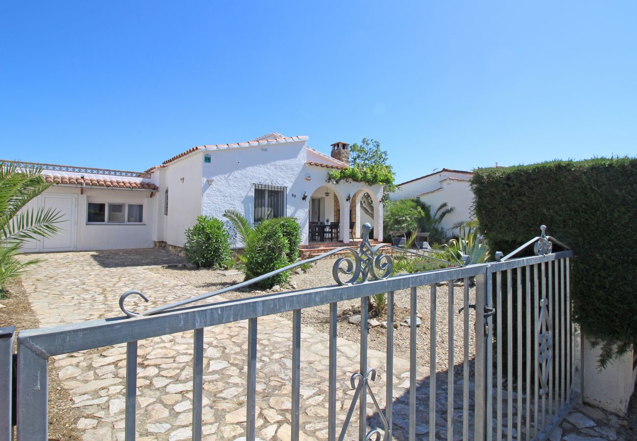 Villa in Empuriabrava - 0119-MONTSENY House with studio