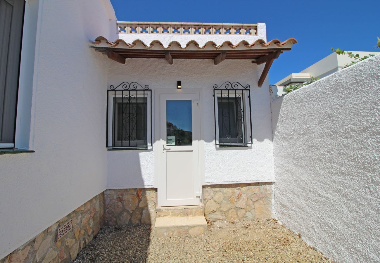 Villa in Empuriabrava - 0119-MONTSENY House with studio