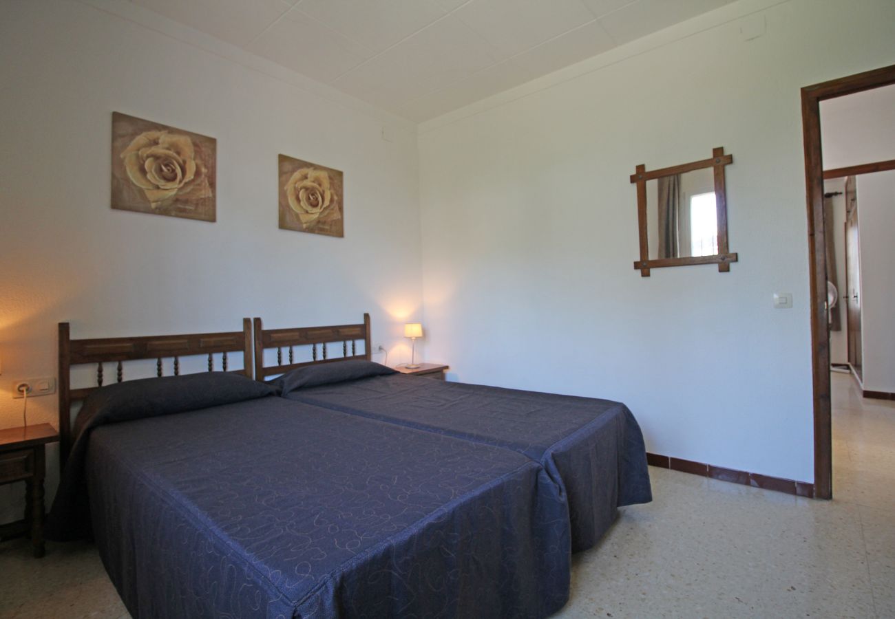 Villa in Empuriabrava - 0119-MONTSENY House with studio