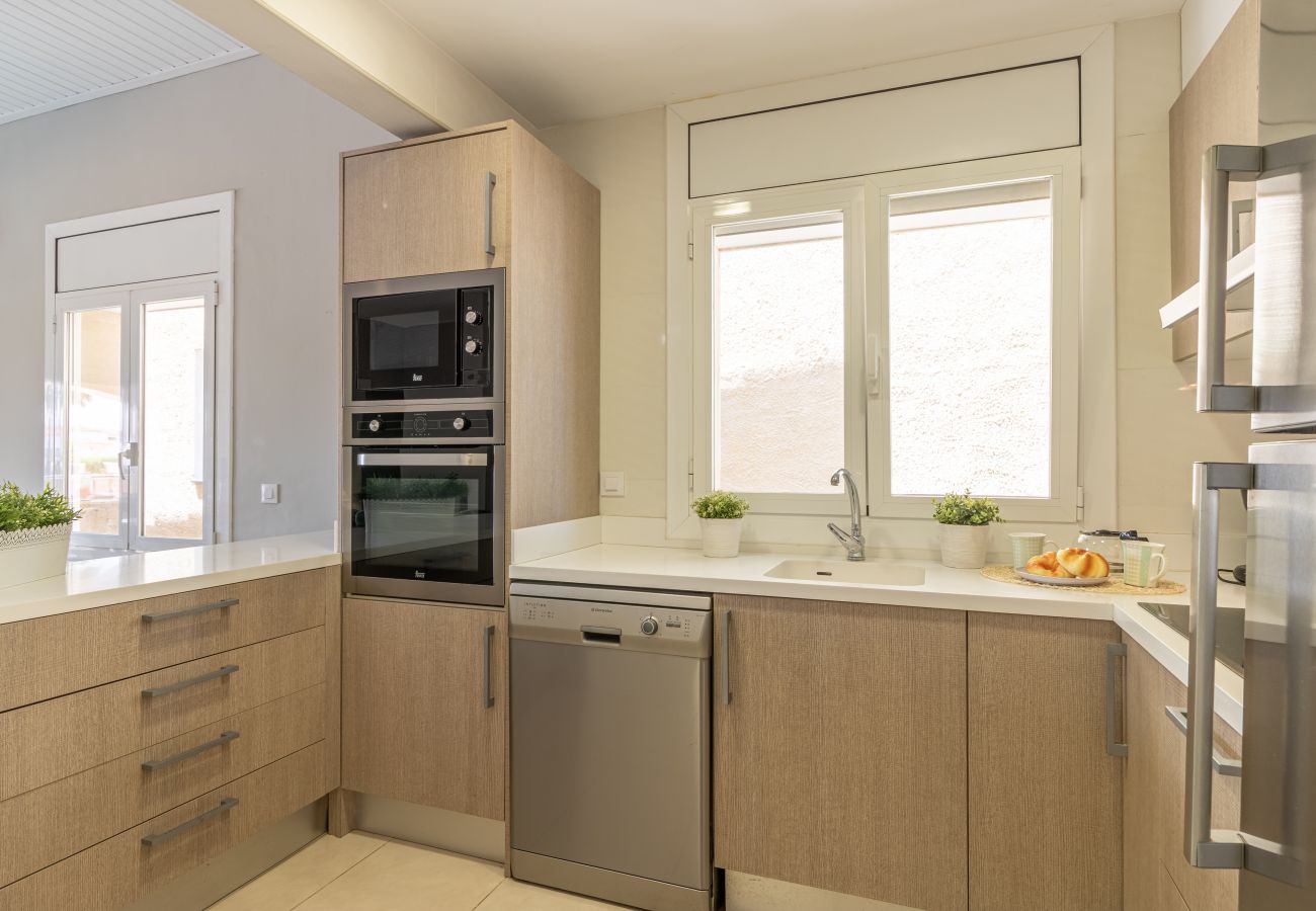 Villa in Empuriabrava - 0141-PANI House at the canal with pool and mooring