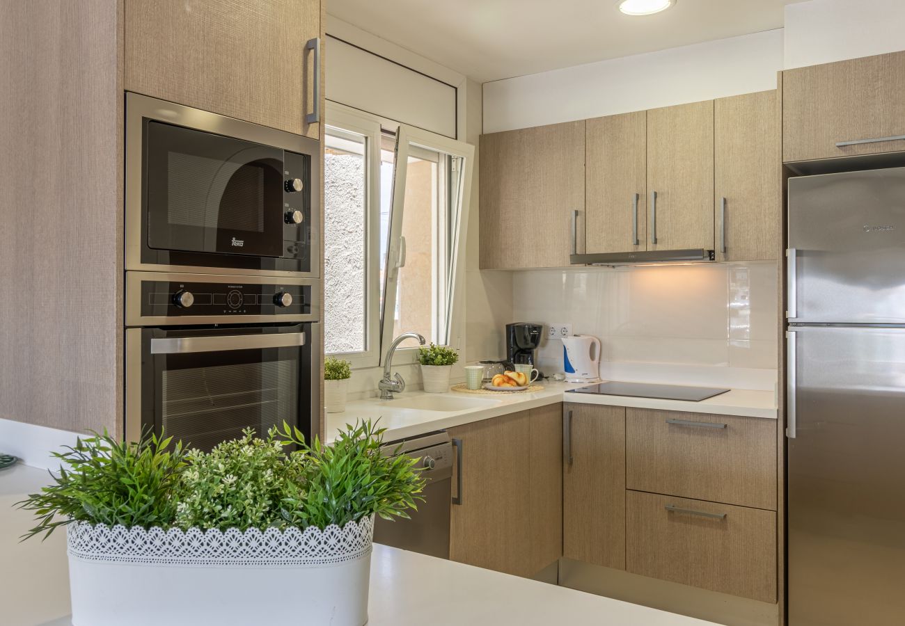 Villa in Empuriabrava - 0141-PANI House at the canal with pool and mooring