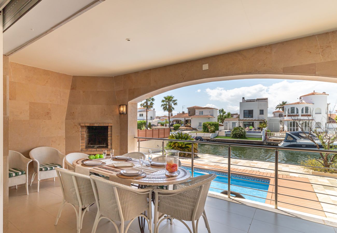 Villa in Empuriabrava - 0141-PANI House at the canal with pool and mooring