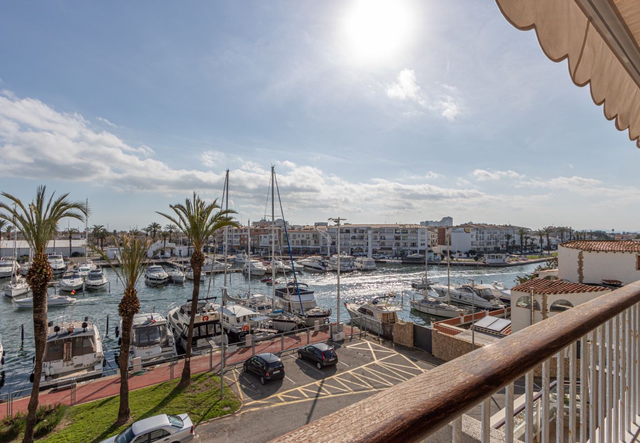 Apartment in Empuriabrava - 0112-PORT GREC Apartment with canal view