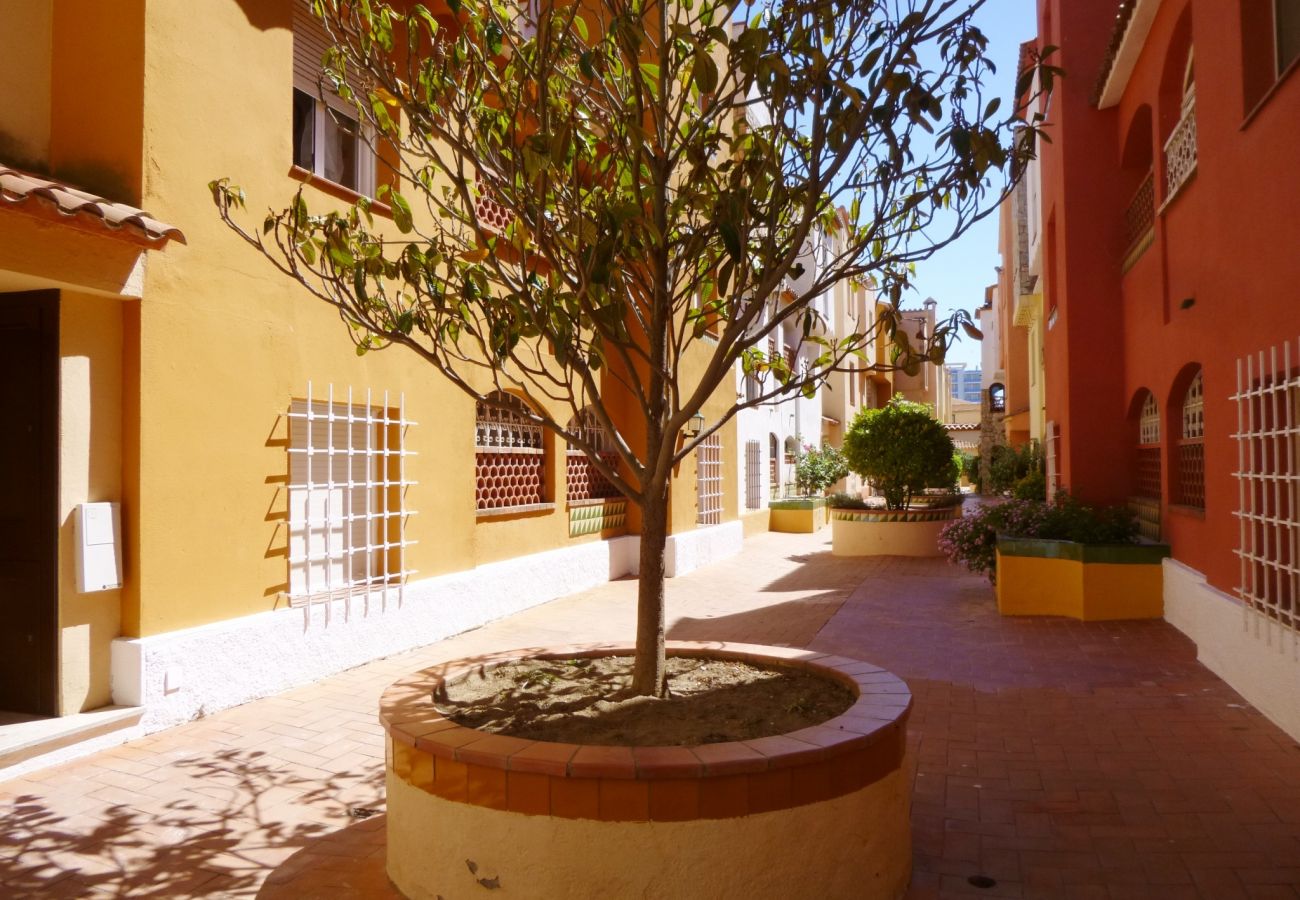 Apartment in Empuriabrava - 0103-GRAN RESERVA Apartment near the beach