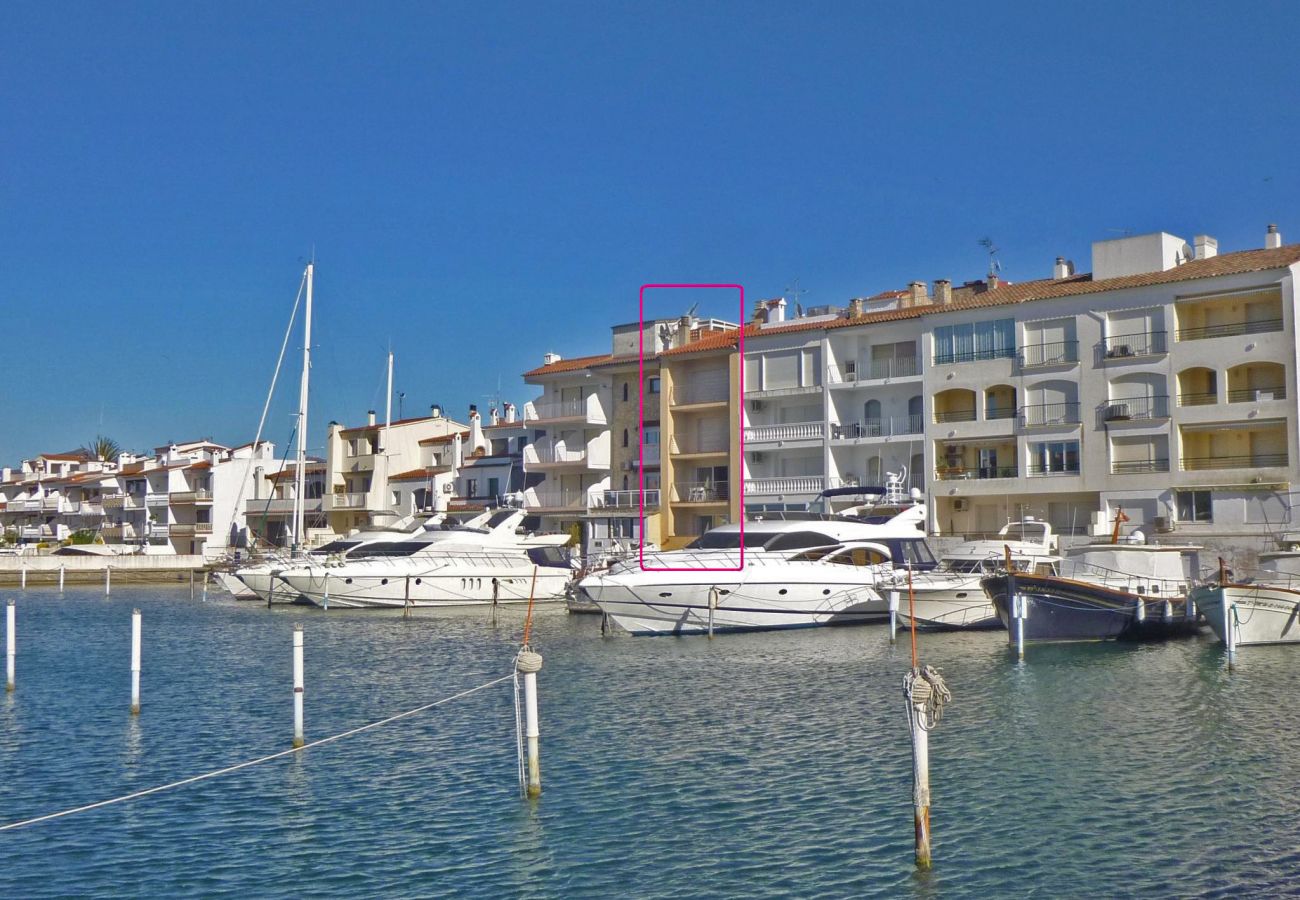 Apartment in Empuriabrava - 0163-PORT SALINS Apartment with canal view