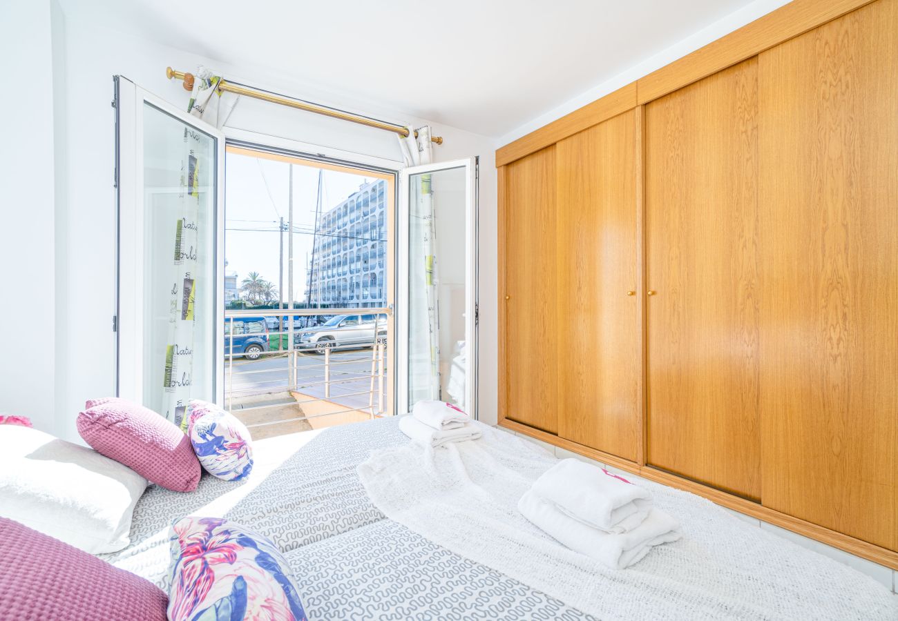 Apartment in Empuriabrava - 0155-PORT SALINS Apartment with canal view