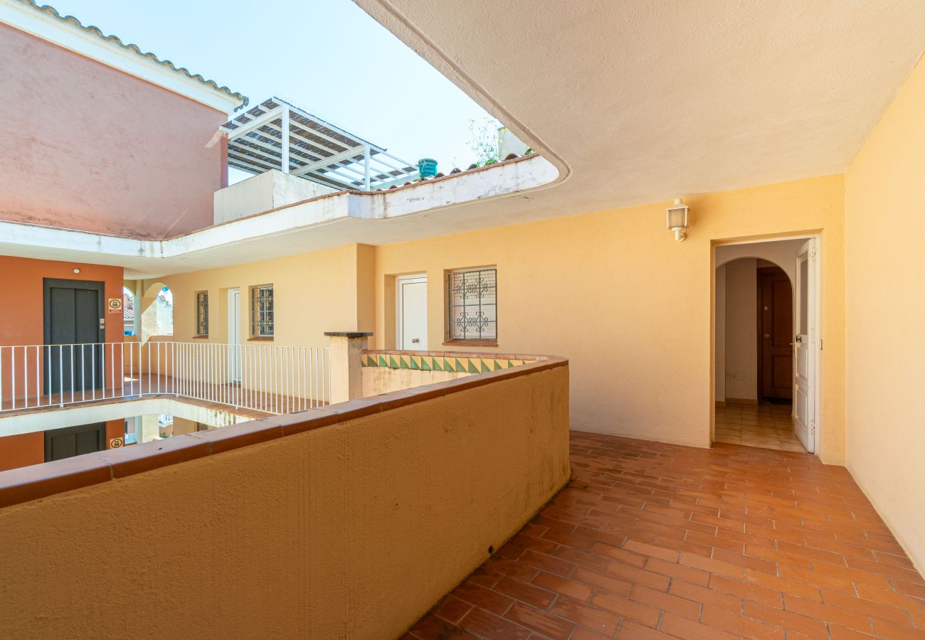 Apartment in Empuriabrava - 0105-GRAN RESERVA Apartment near the beach