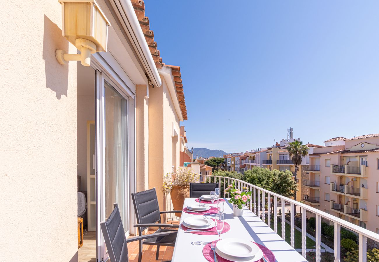 Apartment in Empuriabrava - 0105-GRAN RESERVA Apartment near the beach
