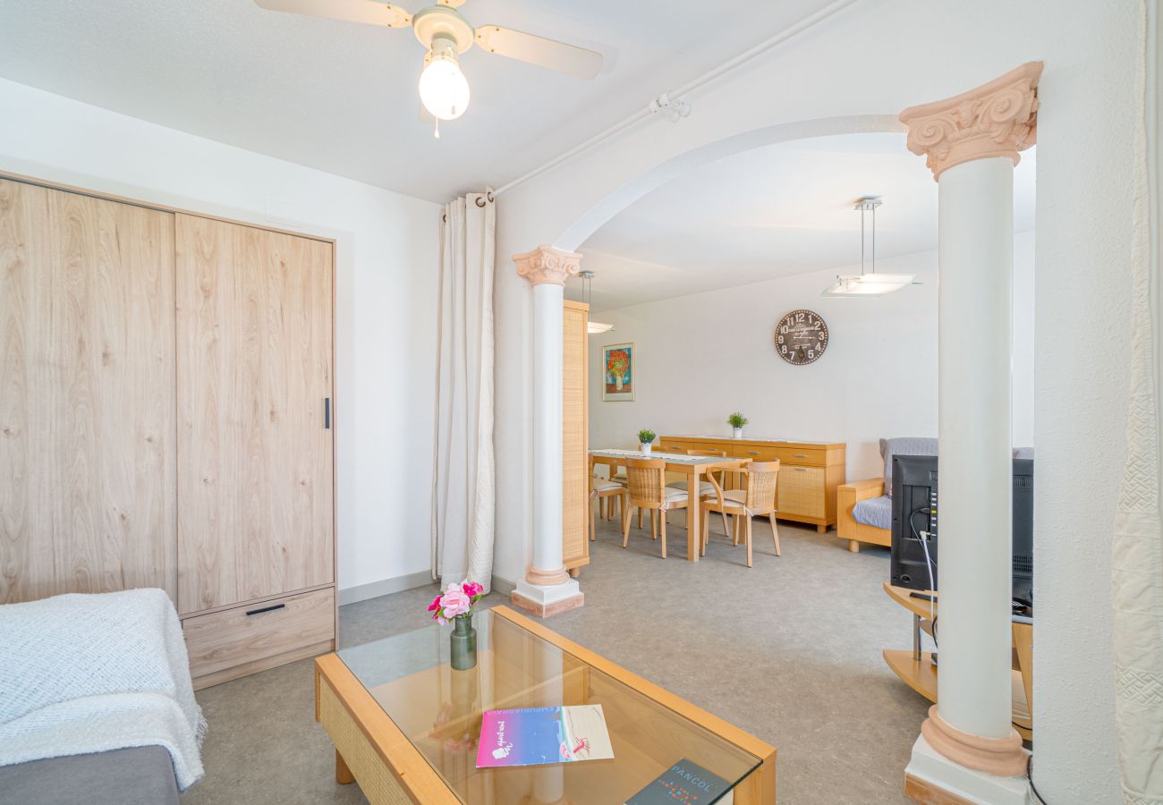 Apartment in Empuriabrava - 0183-SANT MAURICI Apartment with canal view and parking