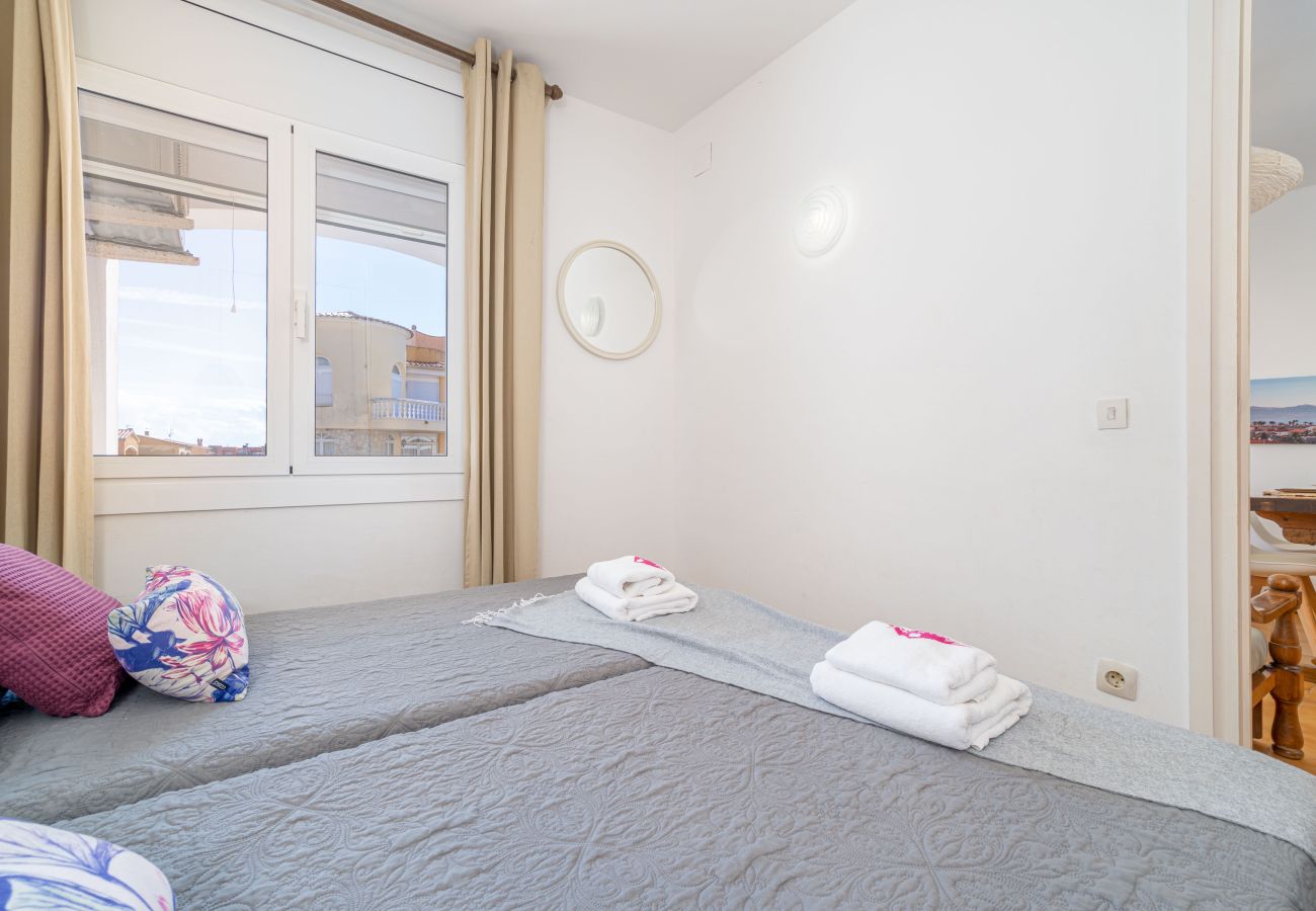 Apartment in Empuriabrava - 0067-GRAN RESERVA Apartment near the beach