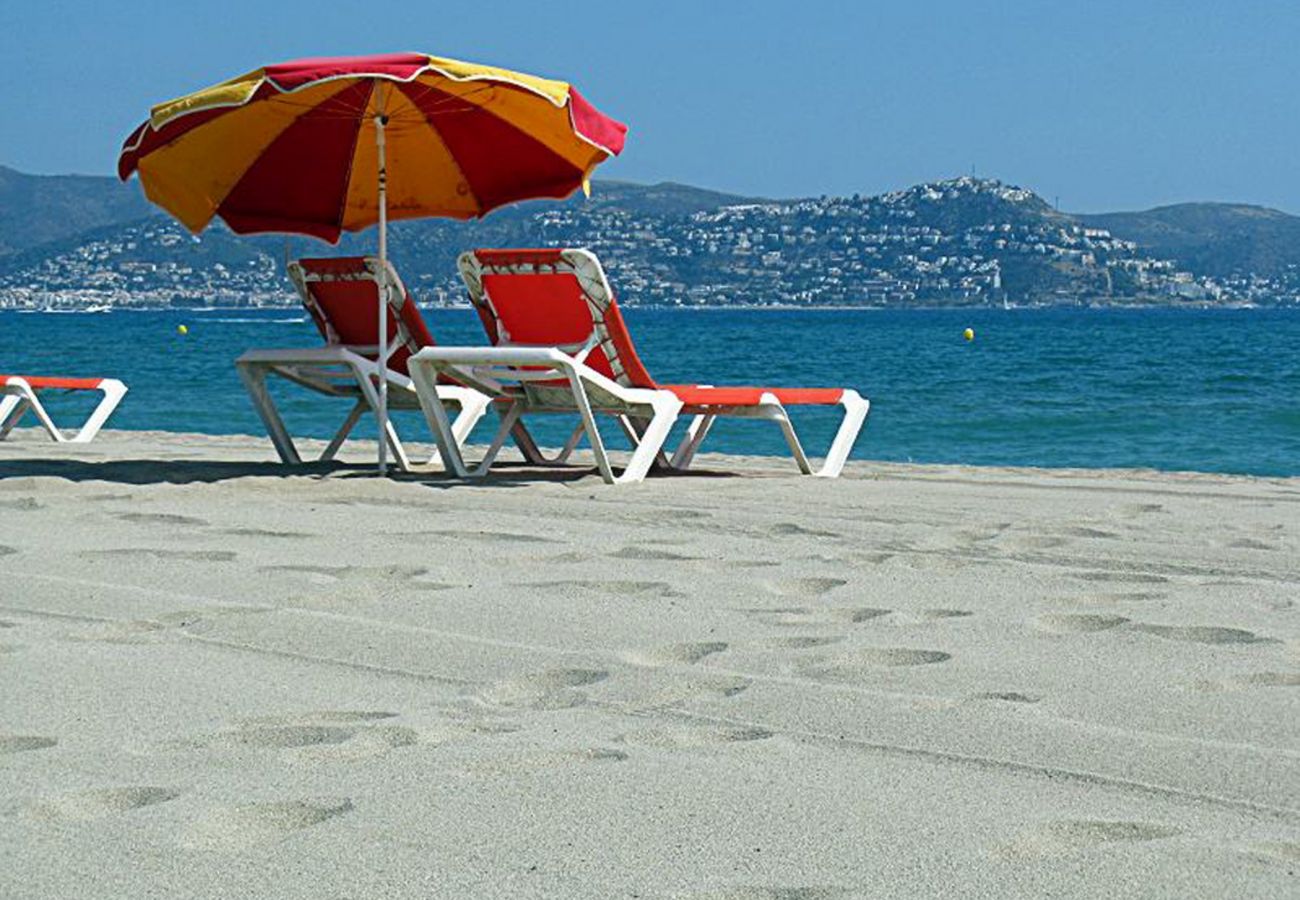 Apartment in Empuriabrava - 0132-PORT MOXO Apartment on the canal with view