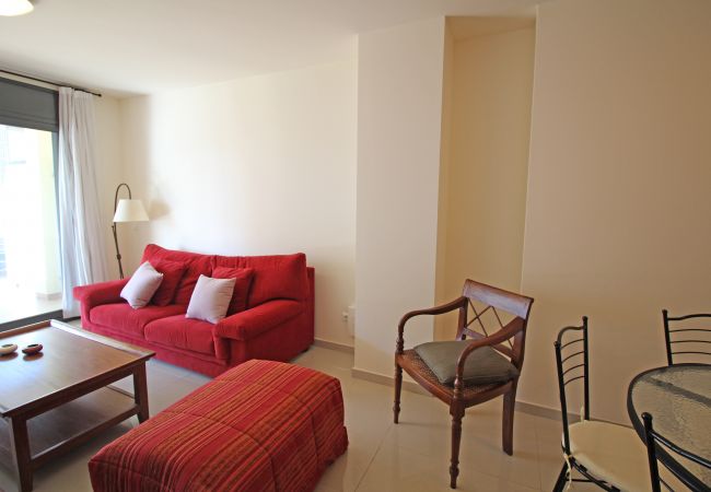 Apartment in Rosas / Roses - 8010-MIL.LENI Apartment with community pool and parking