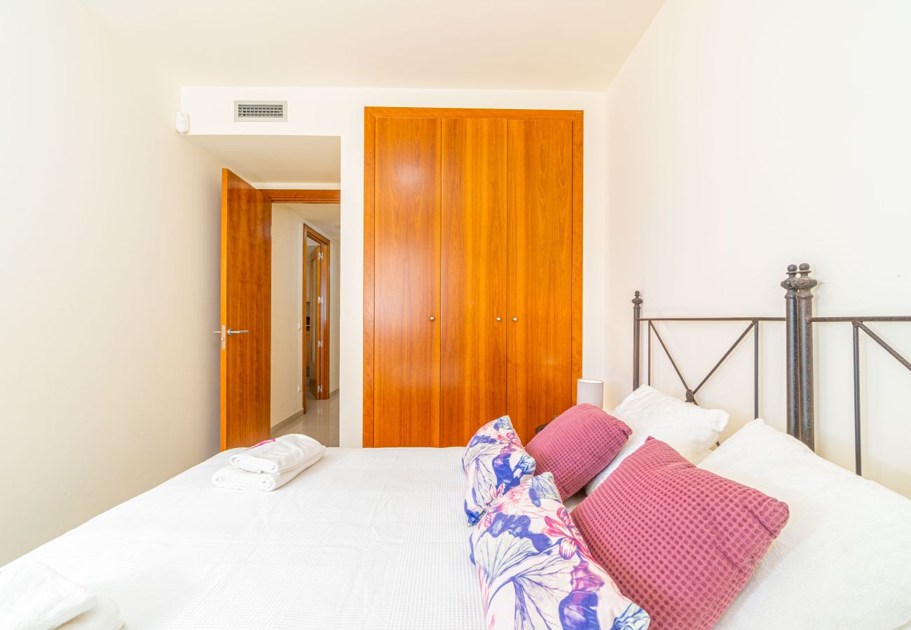 Apartment in Rosas / Roses - 8010-MIL.LENI Apartment with community pool and parking