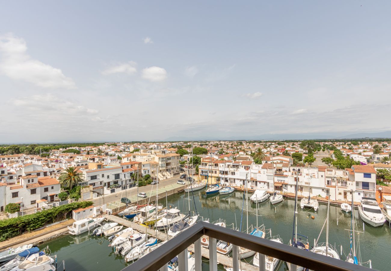 Apartment in Empuriabrava - 0160-PORT GREC Apartment with WIFI, Smart TV, canal and sea view