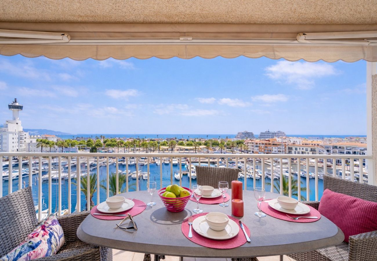 Apartment in Empuriabrava - 0160-PORT GREC Apartment with WIFI, Smart TV, canal and sea view