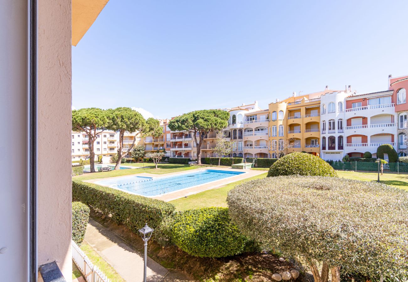 Apartment in Empuriabrava - 0074-GRAN RESERVA  Renovated apartment near the beach 