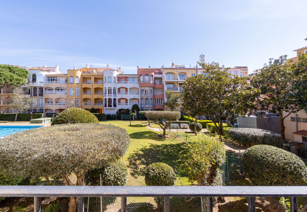 Apartment in Empuriabrava - 0074-GRAN RESERVA  Renovated apartment near the beach 