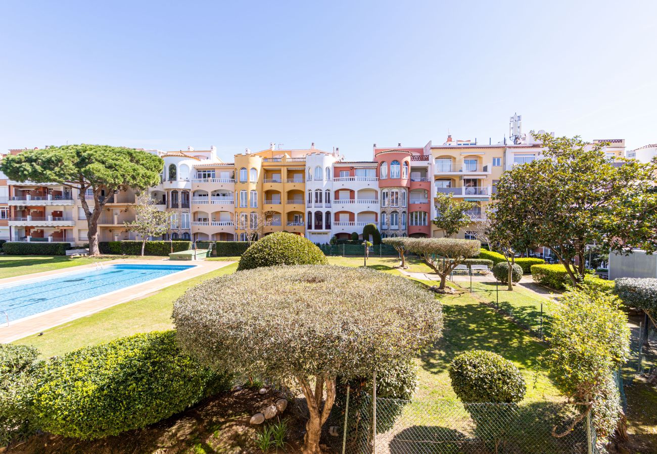 Apartment in Empuriabrava - 0074-GRAN RESERVA  Renovated apartment near the beach 