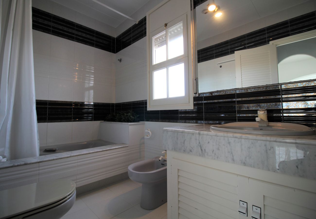 Villa in Empuriabrava - 0024-BAHIA  House with 3 bedrooms near the beach