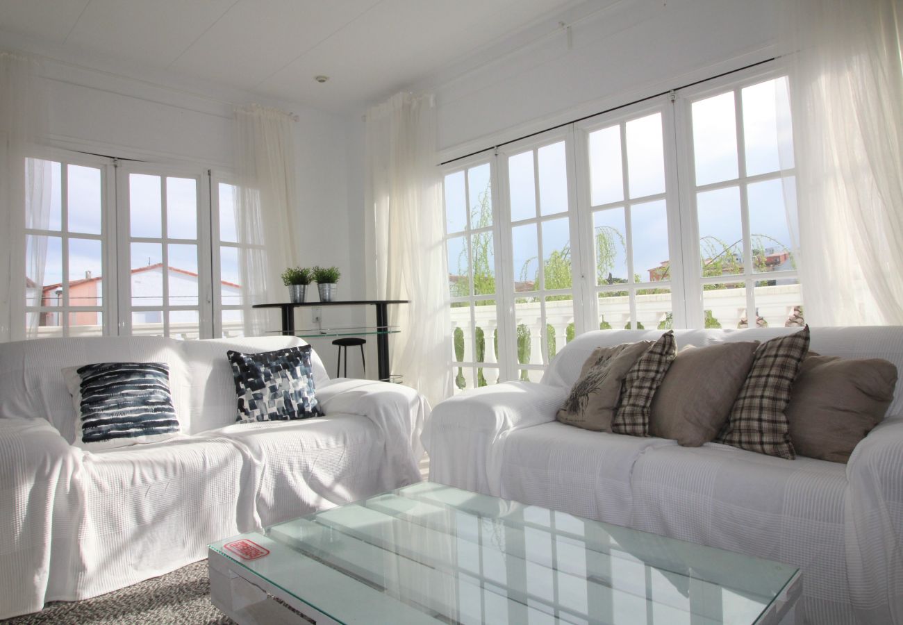 Villa in Empuriabrava - 0024-BAHIA  House with 3 bedrooms near the beach