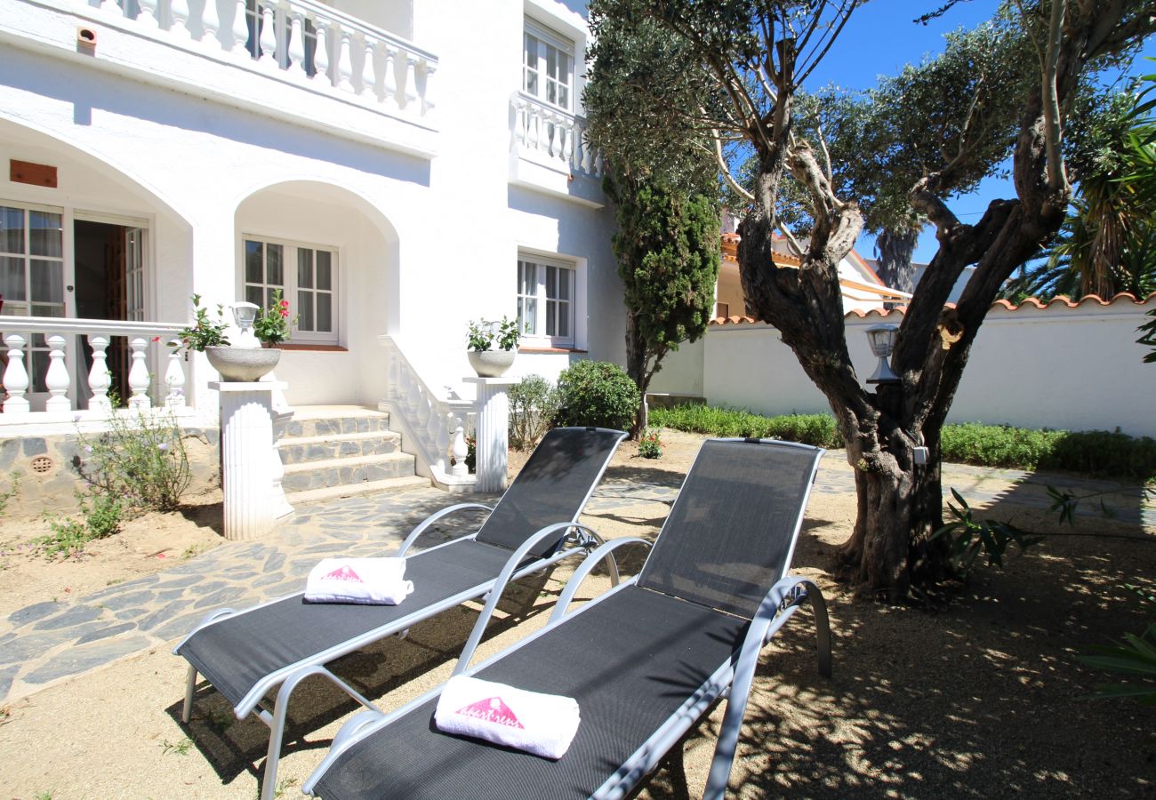 Villa in Empuriabrava - 0024-BAHIA  House with 3 bedrooms near the beach