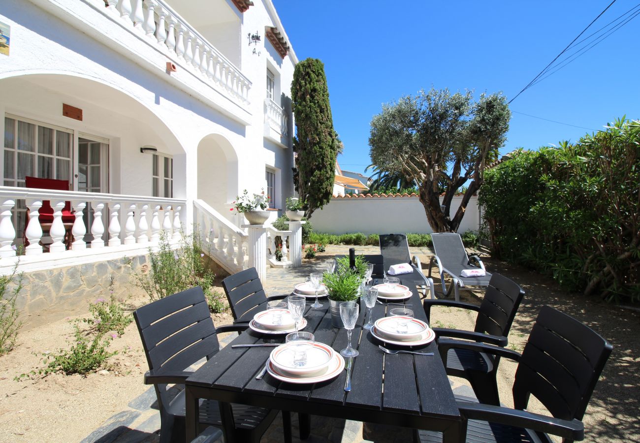 Villa in Empuriabrava - 0024-BAHIA  House with 3 bedrooms near the beach
