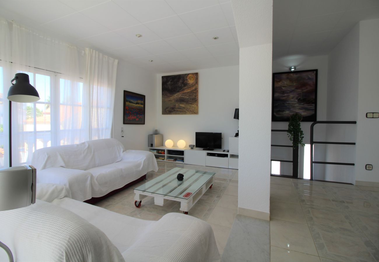 Villa in Empuriabrava - 0024-BAHIA  House with 3 bedrooms near the beach