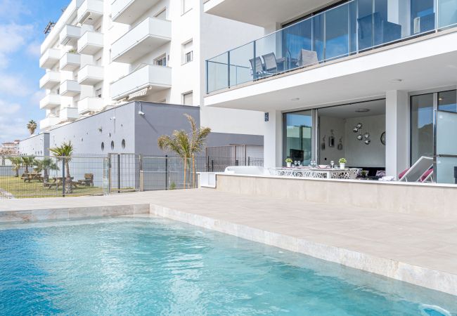 Apartment in Rosas / Roses - 2010-AV.PLATJA Apartment high standing with community pool and parking