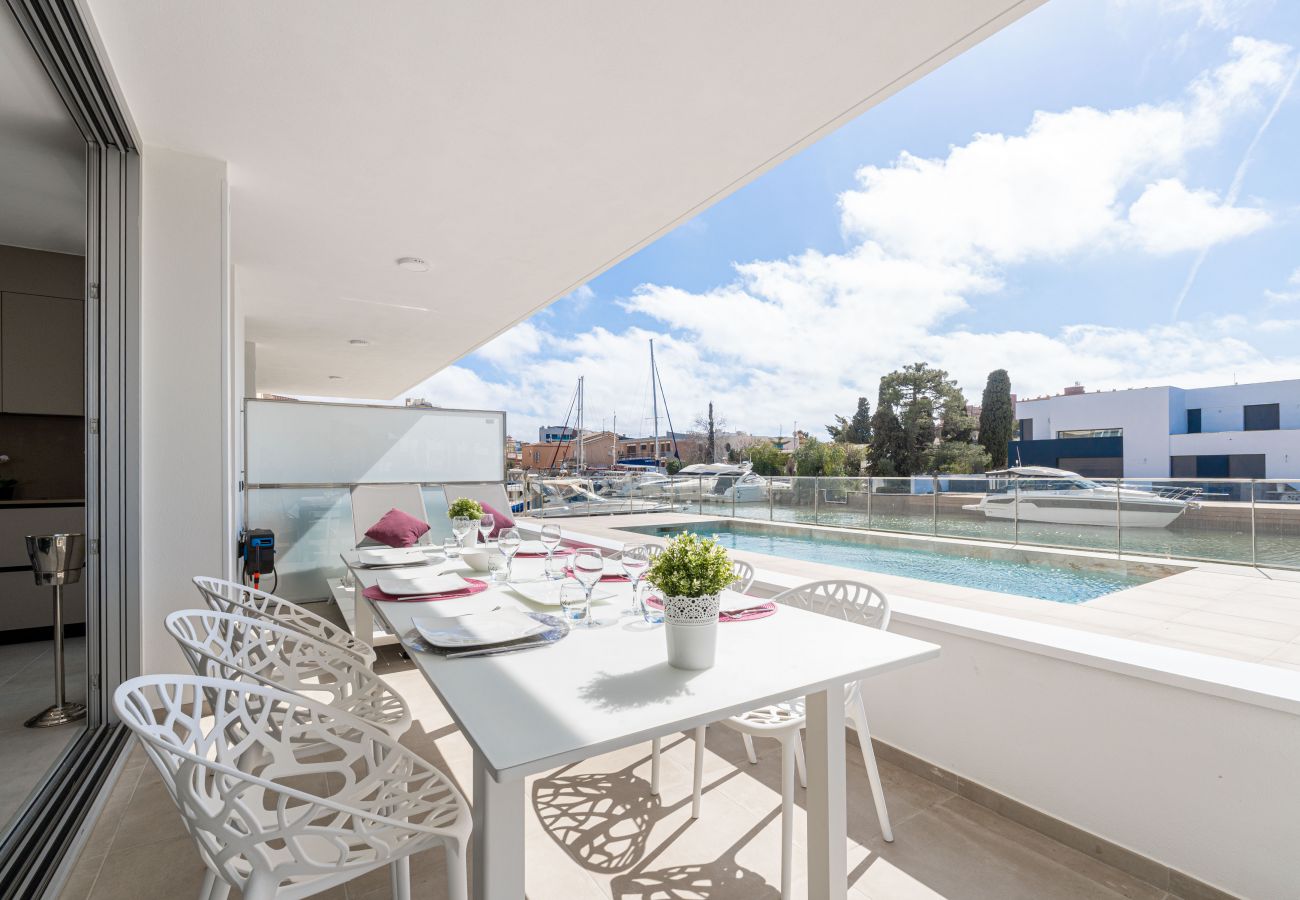 Apartment in Rosas / Roses - 2010-AV.PLATJA Apartment high standing with community pool and parking