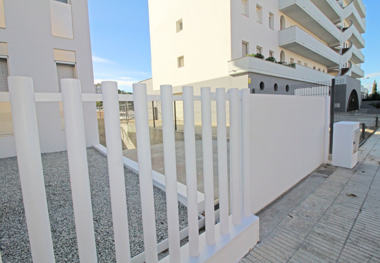 Apartment in Rosas / Roses - 2010-AV.PLATJA Apartment high standing with community pool and parking