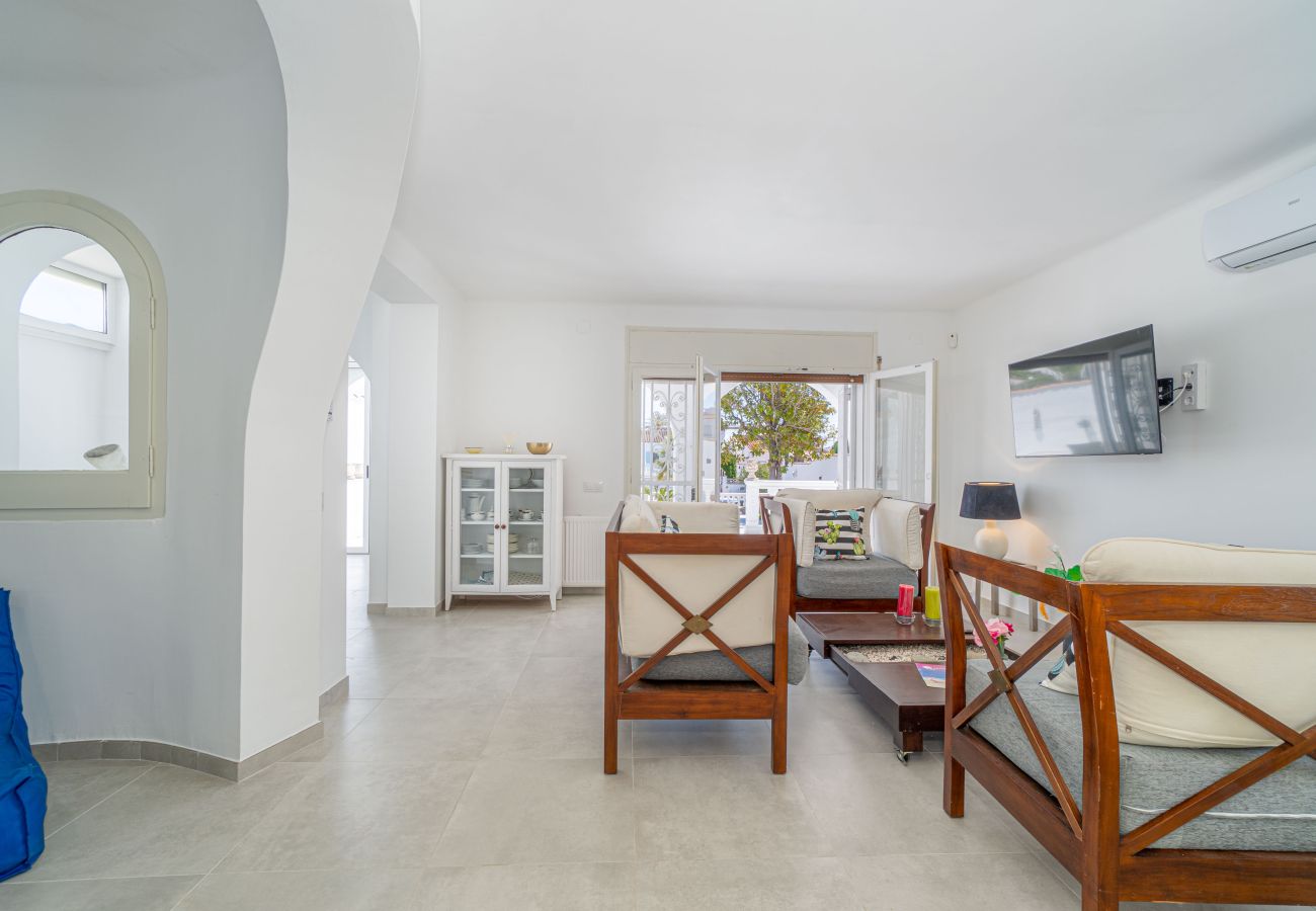 Villa in Empuriabrava - 0100-LLOBREGAT House at the canal with pool, mooring and studio