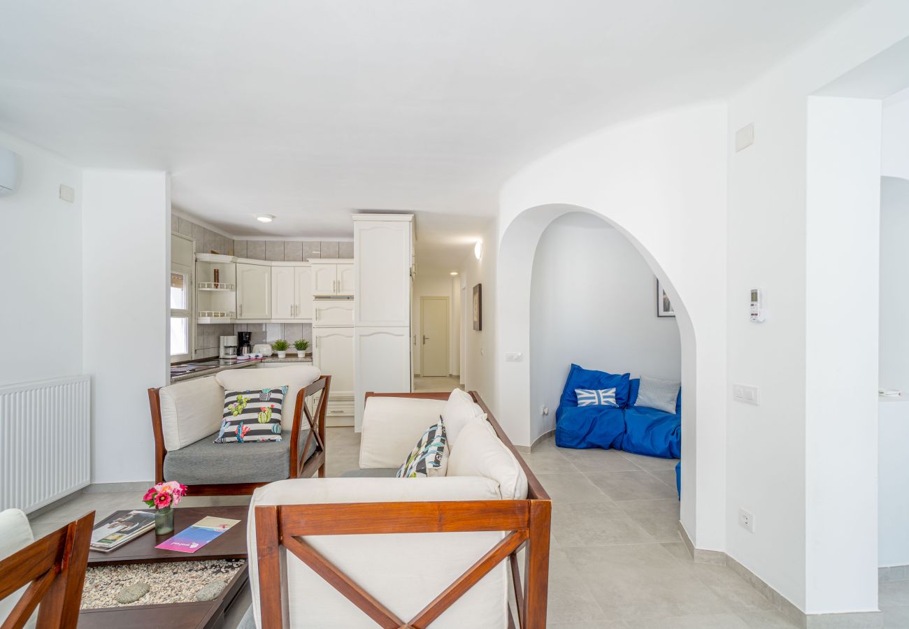 Villa in Empuriabrava - 0100-LLOBREGAT House at the canal with pool, mooring and studio