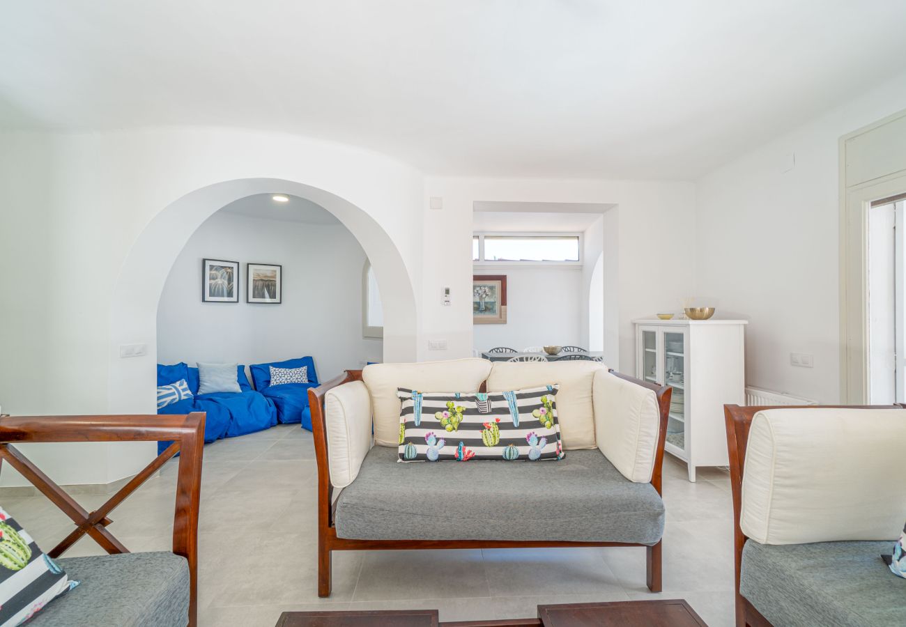 Villa in Empuriabrava - 0100-LLOBREGAT House at the canal with pool, mooring and studio