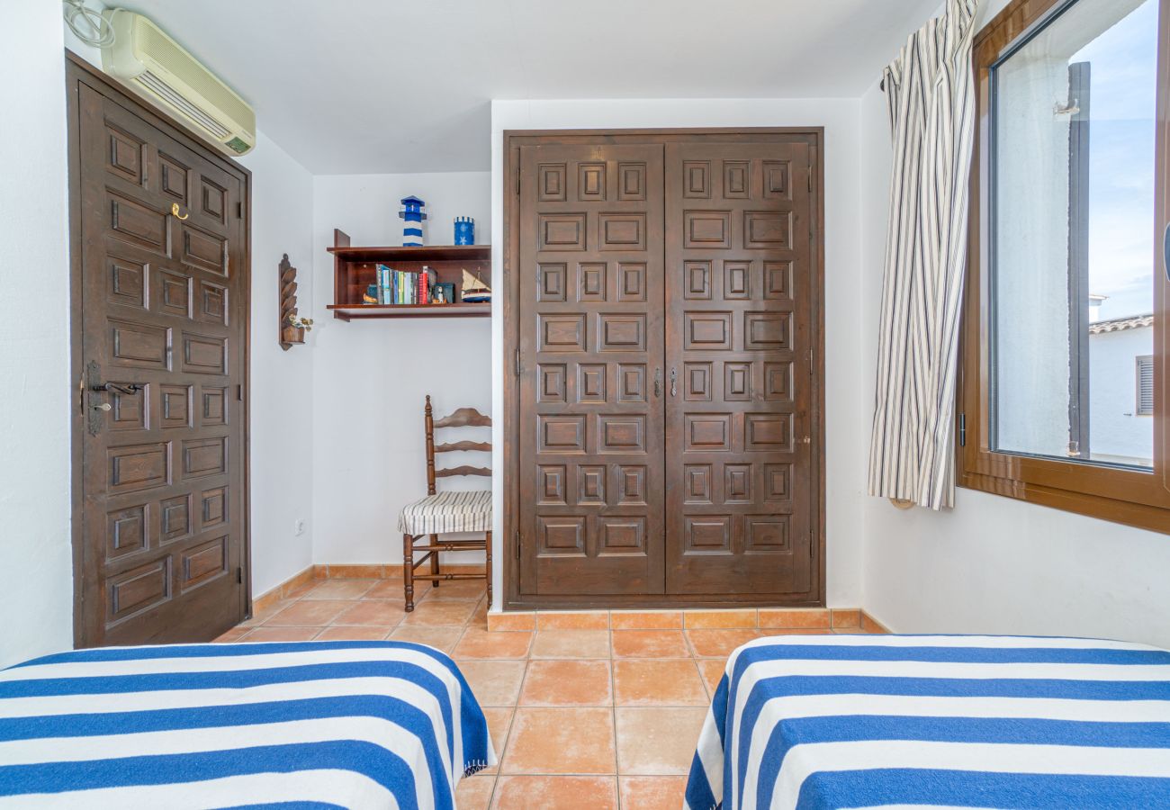 Villa in Empuriabrava - 0151-ILLA CARTAGO Canalfront Fisherman-Style House