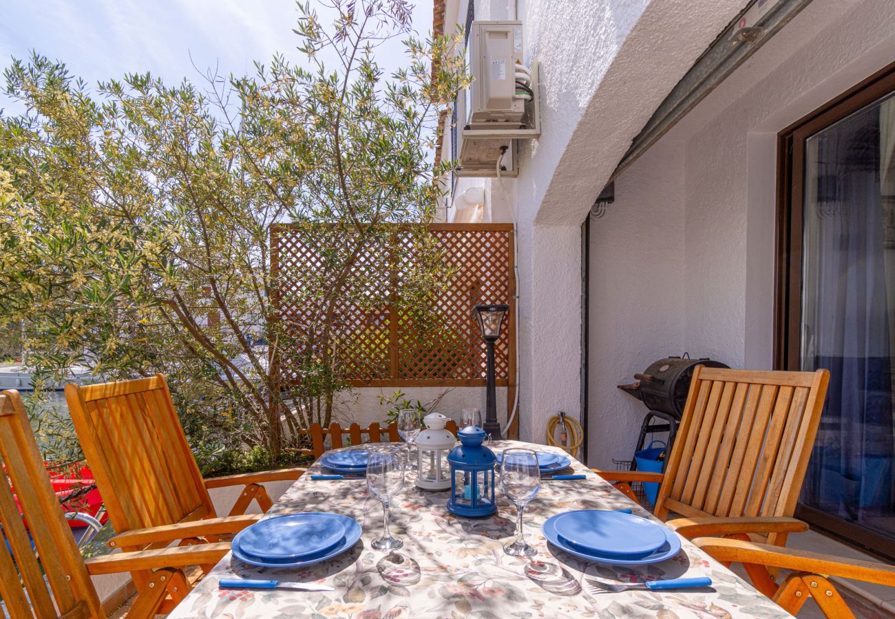 Villa in Empuriabrava - 0151-ILLA CARTAGO Canalfront Fisherman-Style House