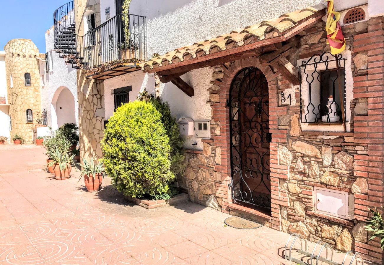 Villa in Empuriabrava - 0151-ILLA CARTAGO Canalfront Fisherman-Style House