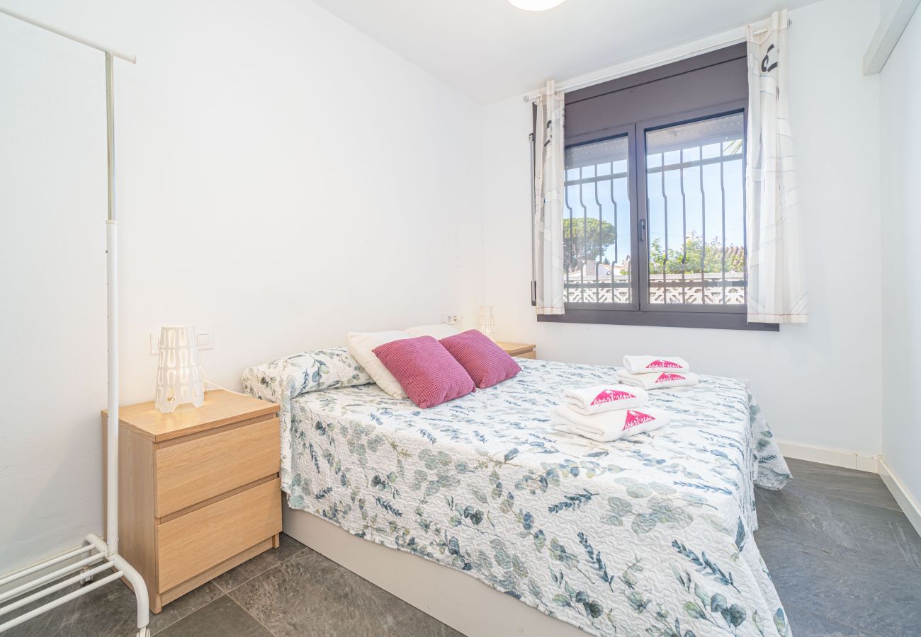 Villa in Empuriabrava - 0130-MONTGRI House with private pool