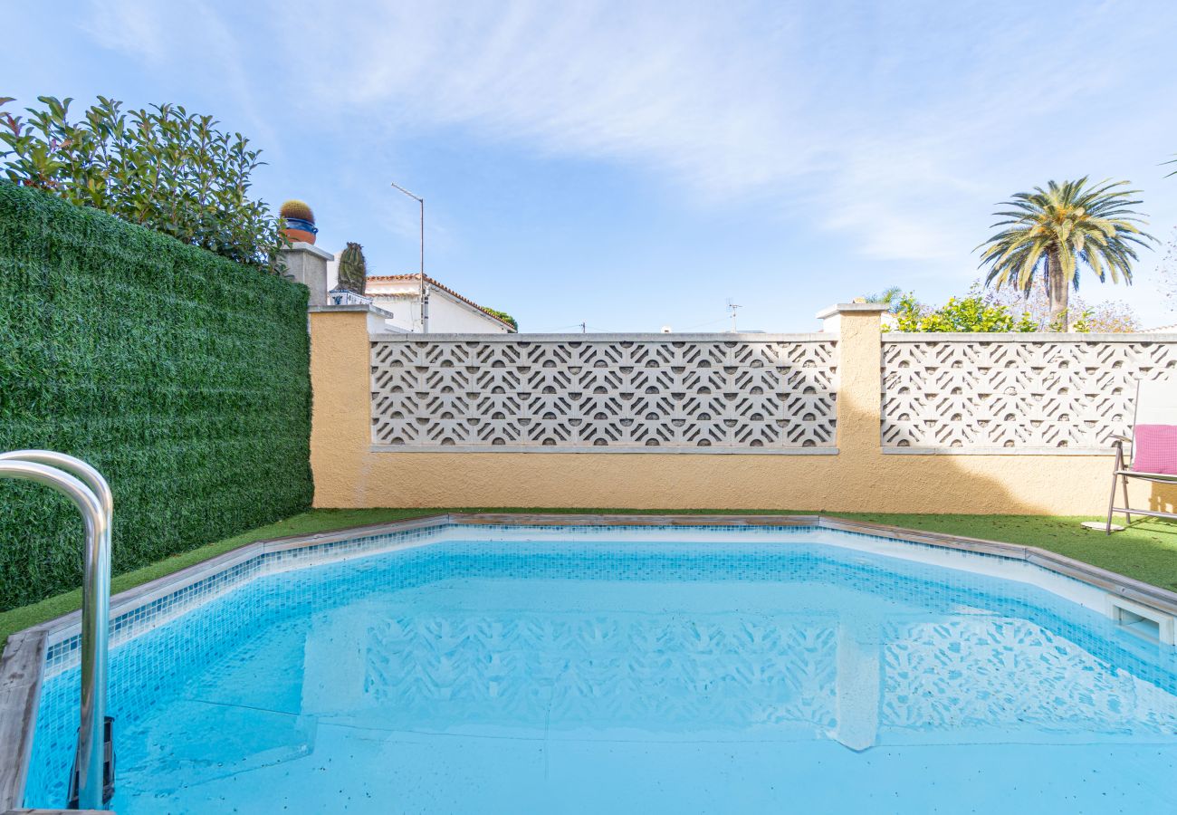 Villa in Empuriabrava - 0130-MONTGRI House with private pool