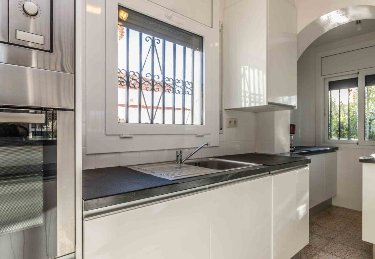 Villa in Empuriabrava - 0190-SANT MAURICI House with private pool