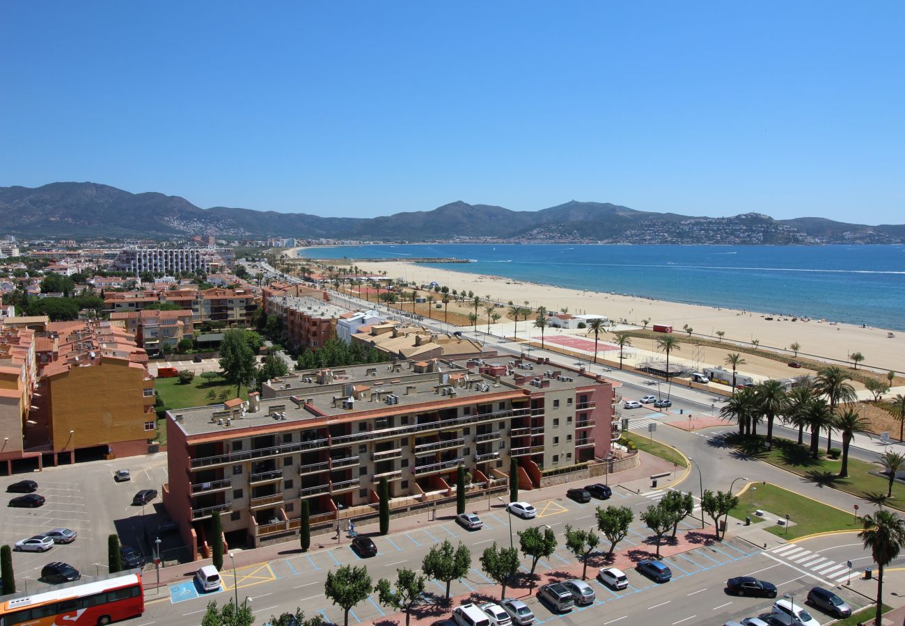 Apartment in Empuriabrava - 0088-MIRABLAU Apartment with side views of the beach